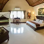 Villa Maja Seminyak / Petitenget